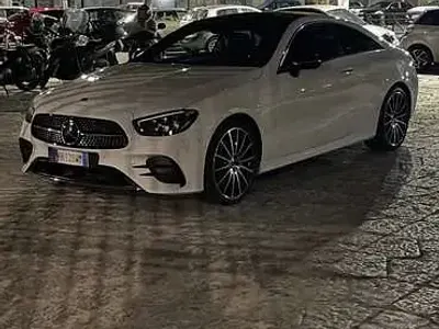 Usata Mercedes E220 Premium Plus 194 CV (142 kW) 2022 Coupé