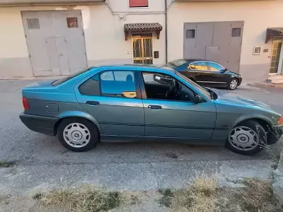 Usata BMW 318 115 CV (84 kW) 1993 Berlina