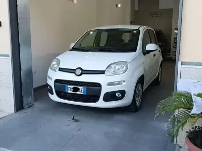 Usata Fiat Panda Lounge 95 CV (69 kW) 2018 Bianco Utilitaria