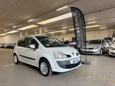 Usata Renault Modus 75 CV (55 kW) 2012 Bianco Monovolume