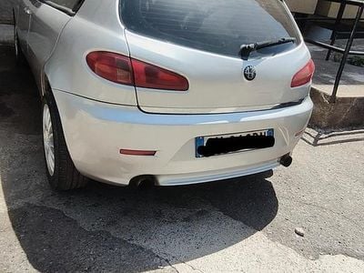 Usata Alfa Romeo 147 140 CV (102 kW) 2006 Grigio Utilitaria