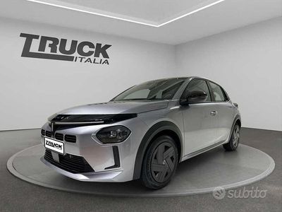 Nuova Lancia Ypsilon 101 CV (74 kW) 2025 Grigio Utilitaria