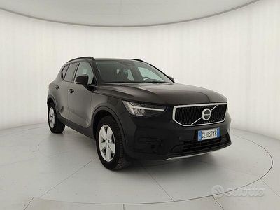 Usata Volvo XC40 Momentum 129 CV (94 kW) 2020 Nero SUV