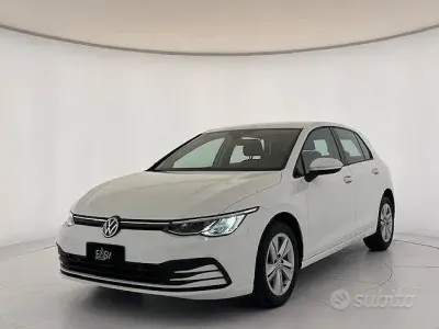 Usata VW Golf VIII Life 116 CV (85 kW) 2023 Bianco Berlina