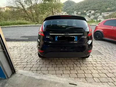 Usata Ford Fiesta 68 CV (50 kW) 2009 Nero Berlina