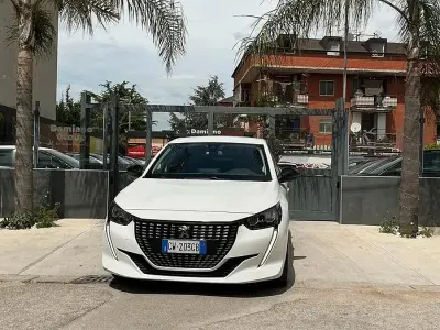 Usata Peugeot 208 Allure 102 CV (75 kW) 2021 Bianco Utilitaria