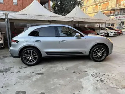 Usata Porsche Macan 265 CV (194 kW) 2022 Argento SUV