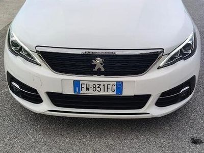 Gebraucht Peugeot 308 2019 Weiß Limousine