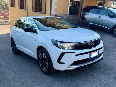 Usata Opel Grandland X GS Line 131 CV (96 kW) 2023 Bianco SUV