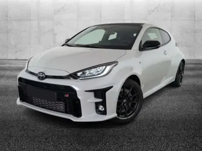 Usata Toyota Yaris 261 CV (191 kW) 2024 Bianco Utilitaria