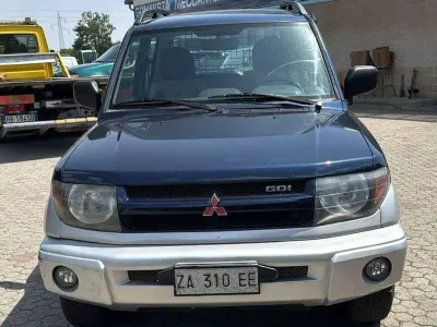 Usata Mitsubishi Pajero 120 CV (88 kW) 2000 Blu/azzurro SUV