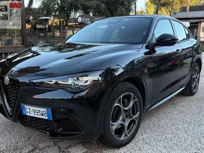 Usata Alfa Romeo Stelvio Sprint 209 CV (153 kW) 2025 Nero SUV