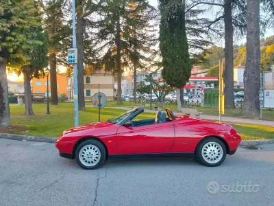 Usata Alfa Romeo Spider 140 CV (102 kW) 1996 Rosso Cabrio