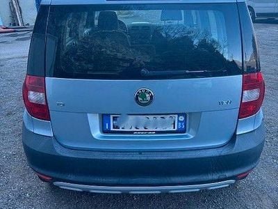 Usata Skoda Yeti Active 110 CV (80 kW) 2010 Grigio SUV