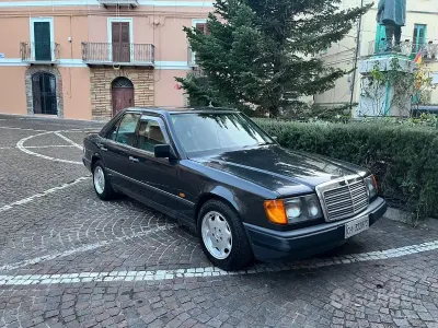 Usata Mercedes 200 109 CV (80 kW) 1989 Berlina