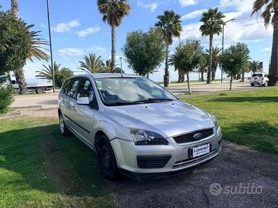 Usata Ford Focus S 110 CV (80 kW) 2007 Grigio Station wagon