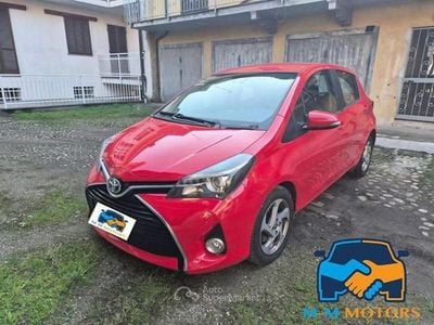 Usata Toyota Yaris Hybrid Active 73 CV (53 kW) 2016 Rosso Berlina