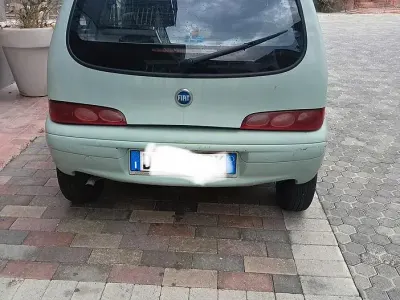 Usata Fiat 600 Anniversary 54 CV (39 kW) 2007 Verde Utilitaria