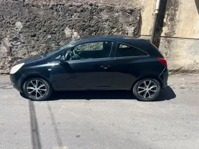 Usata Opel Corsa 75 CV (55 kW) 2008 Nero Utilitaria