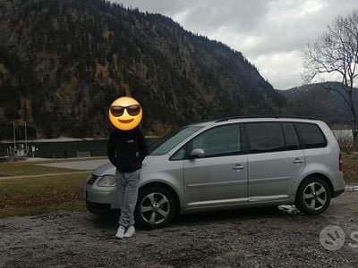 Usata VW Touran 136 CV (100 kW) 2004 Grigio Monovolume