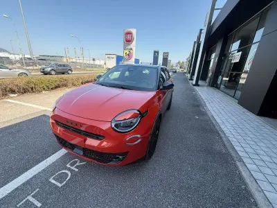 Nuova Fiat 600 Sport 145 CV (106 kW) 2026 Arancione SUV