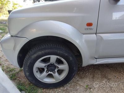 Usata Suzuki Jimny 65 CV (47 kW) 2007 Grigio SUV