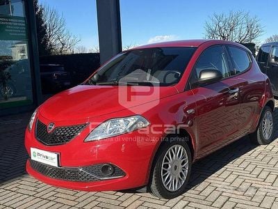 Usata Lancia Ypsilon 69 CV (50 kW) 2018 Rosso Utilitaria