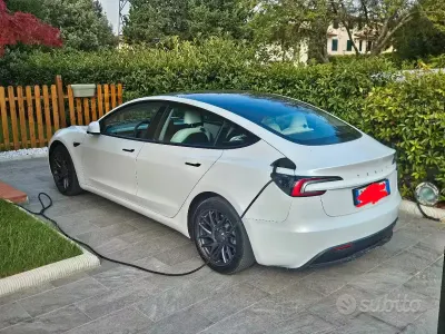 Usata Tesla Model 3 88 kW (120 CV) 2024 Bianco Berlina