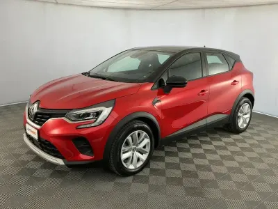 Usata Renault Captur Zen 143 CV (105 kW) 2022 Rosso SUV