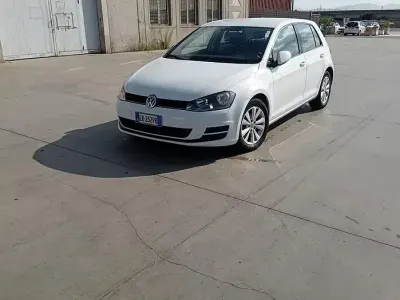 Usata VW Golf VII 105 CV (77 kW) 2013 Bianco Berlina