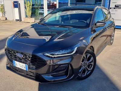 Grigio Usata 2022 Ford Focus ST-Line Berlina | 16.000 € (Buon prezzo)
