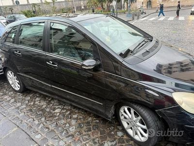 Begagnad Mercedes B200 140 HK (102 kW) 2010 Svart Minibuss