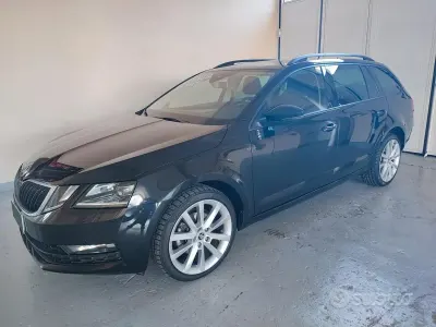 Usata Skoda Octavia Executive 150 CV (110 kW) 2019 Nero Station wagon