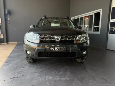 Usata Dacia Duster Lauréate 105 CV (77 kW) 2015 Grigio SUV