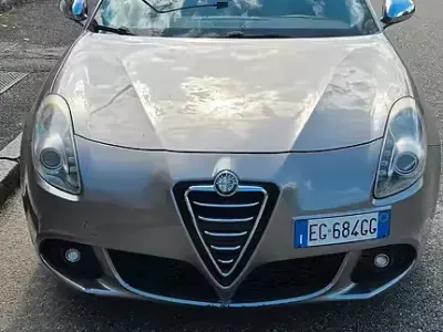 Usata Alfa Romeo Giulietta 140 CV (102 kW) 2011 Grigio Utilitaria