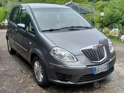 Usata Lancia Musa 69 CV (50 kW) 2008 Grigio Monovolume