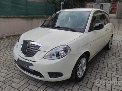 Usata Lancia Ypsilon 75 CV (55 kW) 2011 Bianco Utilitaria