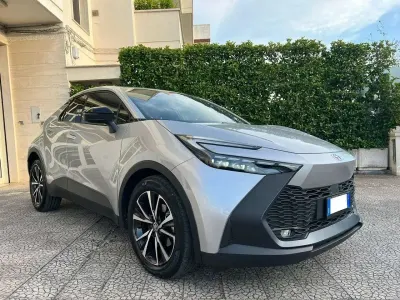 Usata Toyota C-HR Trend 140 CV (102 kW) 2025 Grigio scuro SUV