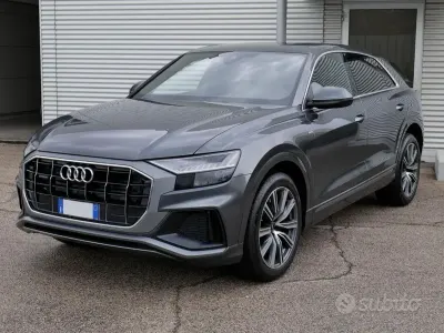 Usata Audi Q8 Sport 286 CV (210 kW) 2023 Grigio SUV
