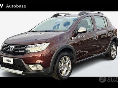 Usata Dacia Sandero Stepway 90 CV (66 kW) 2017 Marrone Berlina
