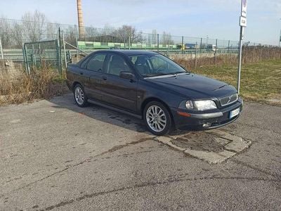 Usata Volvo S40 102 CV (75 kW) 2001 Nero Berlina