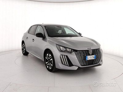 Usata Peugeot 208 Allure 101 CV (74 kW) 2025 Grigio Utilitaria