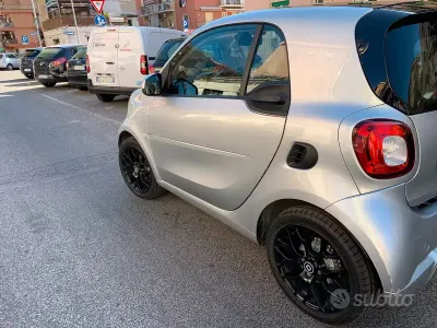 Usata Smart ForTwo Coupé 71 CV (52 kW) 2020 Grigio Utilitaria
