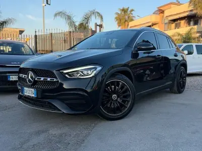 Usata Mercedes GLA200 AMG line 150 CV (110 kW) 2020 Nero SUV