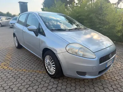 Usata Fiat Grande Punto Active 77 CV (56 kW) 2007 Argento Utilitaria