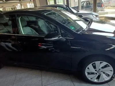 Usata VW Golf VIII Style 116 CV (85 kW) 2023 Nero Berlina