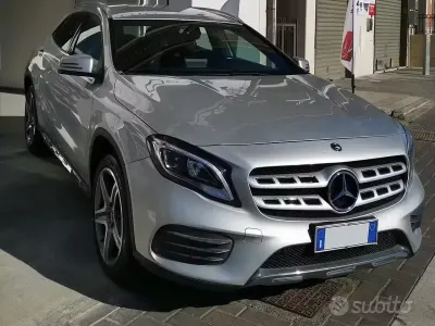 Usado Mercedes GLA220 Executive 184 CV (135 kW) 2018 Gris SUV