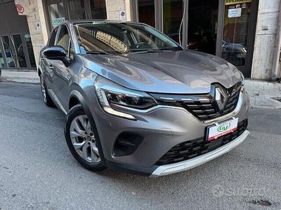 Usata Renault Captur Intens 116 CV (85 kW) 2021 Grigio SUV