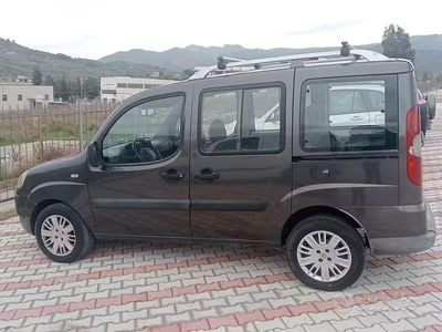 Usata Fiat Doblò 85 CV (62 kW) 2006 Grigio Monovolume