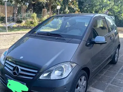 Usata Mercedes A200 109 CV (80 kW) 2009 Grigio Monovolume